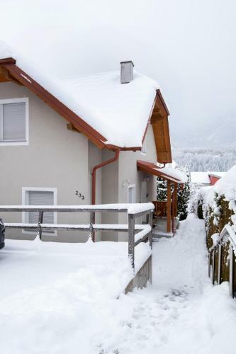Apartmenthaus Haus Gipfelgl�ck Apartment Kuafstoa