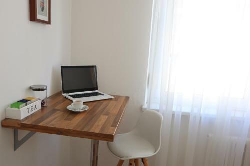 Anastacia Premium Apartment Free Parking & Self Check-in