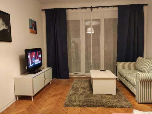 Sch�nes Und Sonniges Balkonzimmer