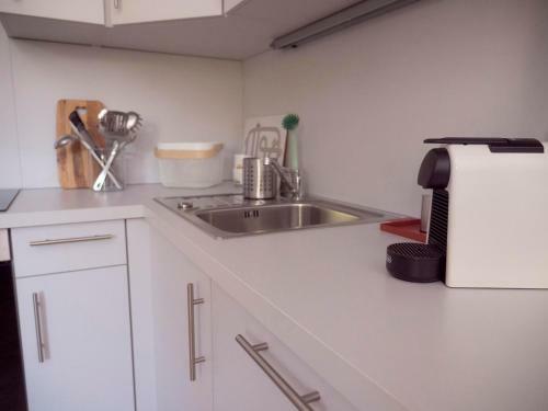 Apartamento Red Flat?enchanting-beside Kf Uni?free Parking