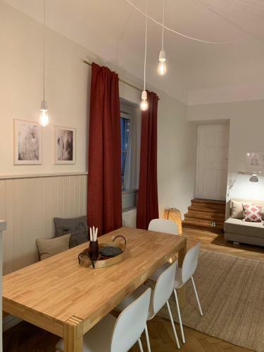 Apartamento Red Flat?enchanting-beside Kf Uni?free Parking