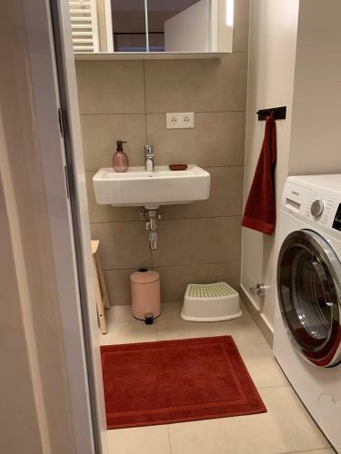 Apartamento Red Flat?enchanting-beside Kf Uni?free Parking