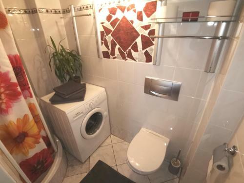 Cosy Double Bedroom With Private Bathroom Near Downtown Graz