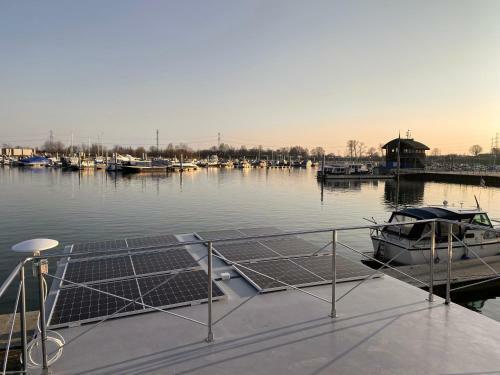 Liberty 4 Go 400 Houseboat