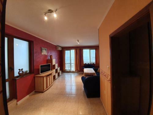 Beautiful Sea View Apartment First Line