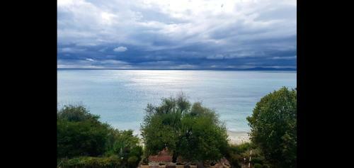 Beautiful Sea View Apartment First Line