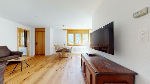 Modern And Spacious Apartment With South Facing Terrace, Marietta #1