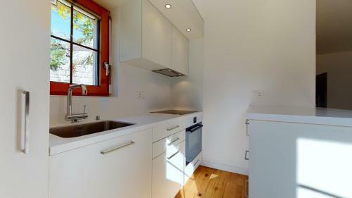 Modern And Spacious Apartment With South Facing Terrace, Marietta #1