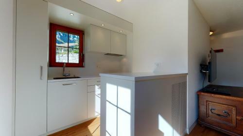 Modern And Spacious Apartment With South Facing Terrace, Marietta #1