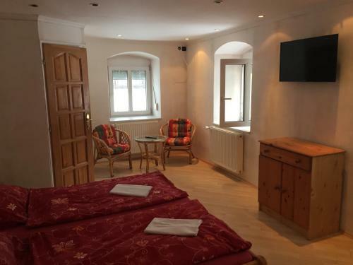 Hostal Penzion Nad Jezerem