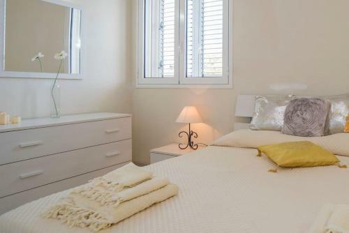 Apartamento Holiday Villa White