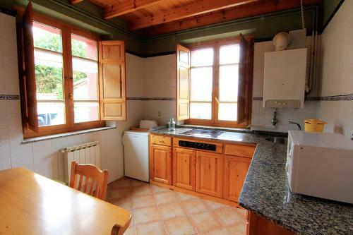 Apartamentos Rurales " Les Escueles De Coll�a"