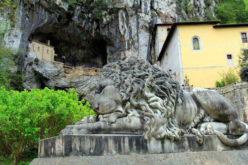 Apartamentos Rurales " Les Escueles De Coll�a"