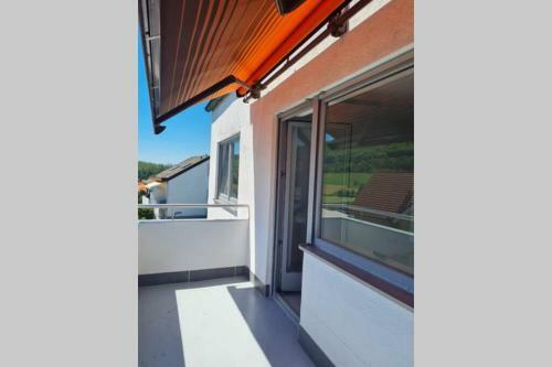 Apartamento Fr�nkische Rh�n Wohnung Mit Bergblick ?