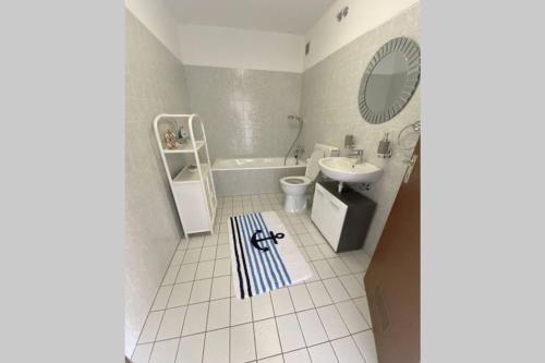 Apartamento Fr�nkische Rh�n Wohnung Mit Bergblick ?