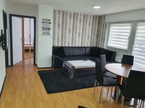 Drei Zimmer Apartment Am Rhein