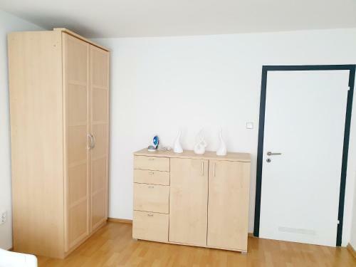 Drei Zimmer Apartment Am Rhein