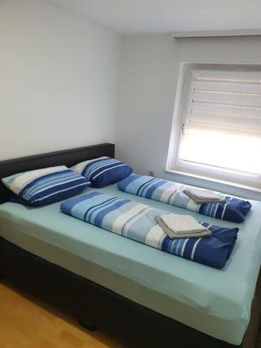 Drei Zimmer Apartment Am Rhein