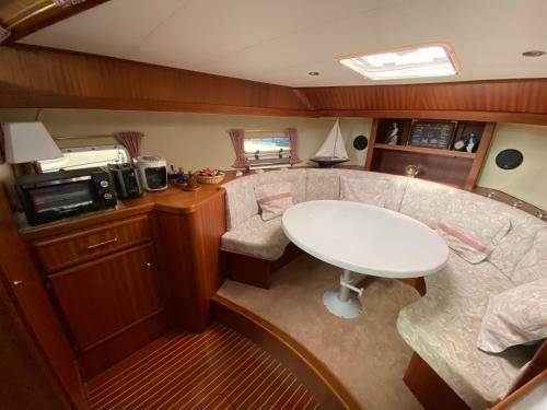 Luxusurlaub Auf Der Amavida Yacht / Scharm�tzelsee