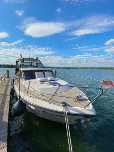 Luxusurlaub Auf Der Amavida Yacht / Scharm�tzelsee