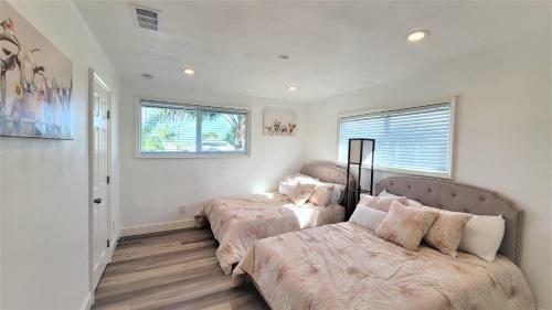 California Palm Tree Oasis - True Socal Experience
