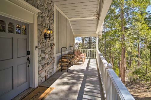 Ridgeline Retreat With Mountain Lake Views!