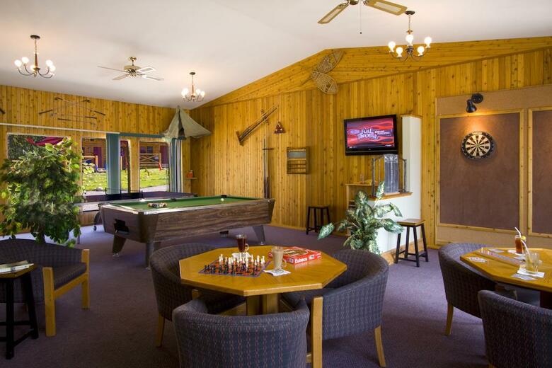 Hotel Pocahontas Cabins - Executive Log Cabin