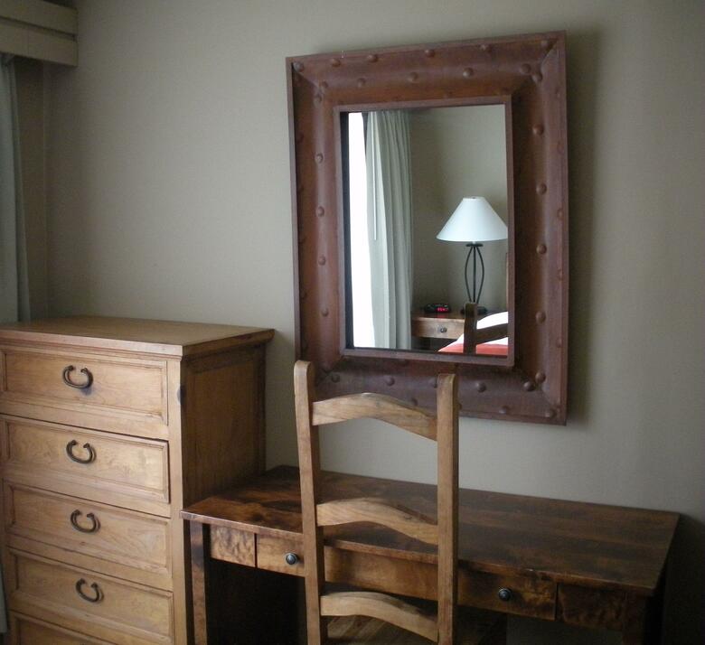 Hotel Tonquin Inn