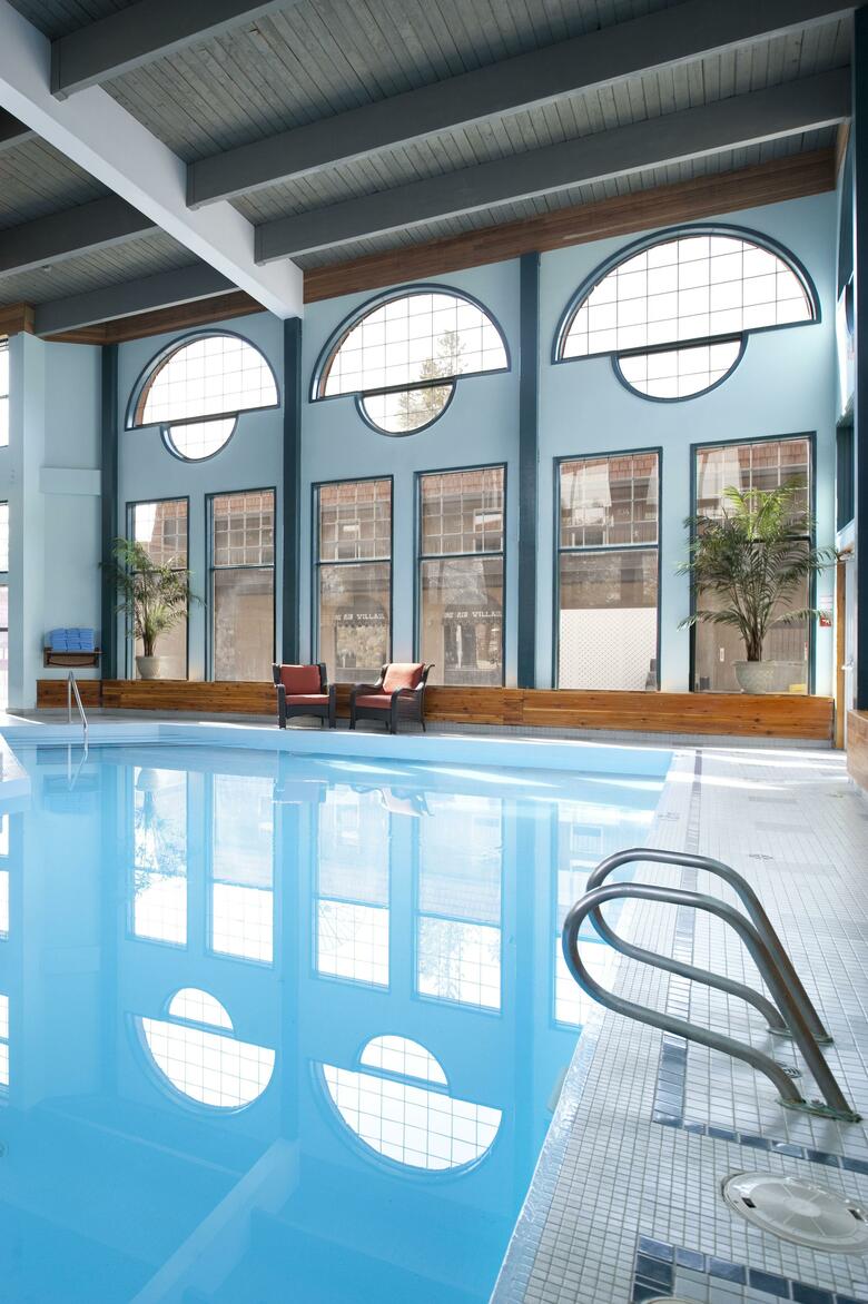 Hotel Tonquin Inn