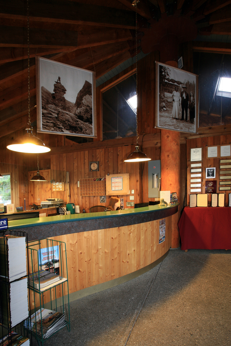 Hotel Sunwapta Falls Rocky Mountain Lodge