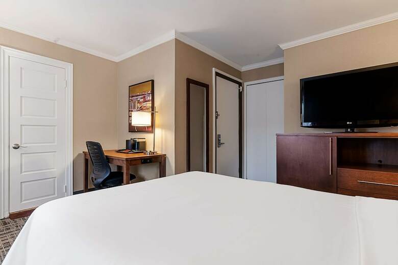 Best Western Ville Marie Hotel & Suite