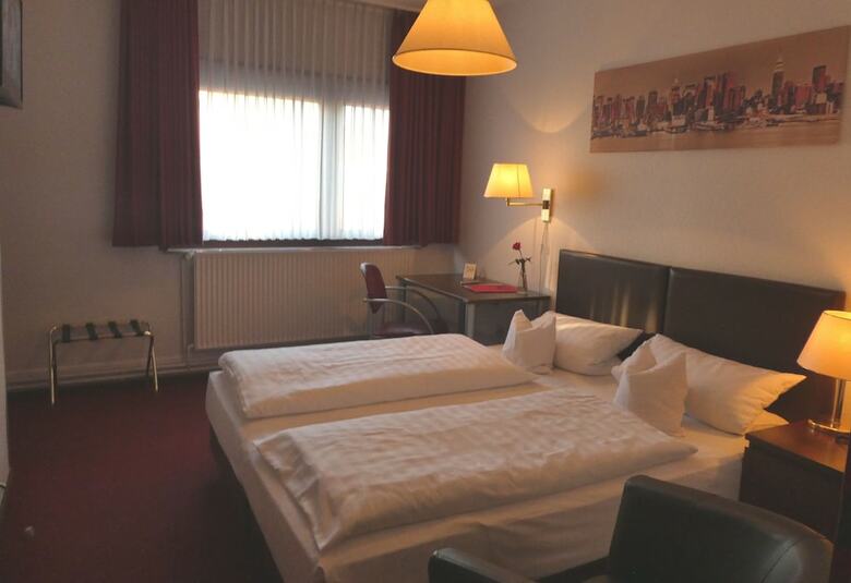 Hostal Hotel Columbus