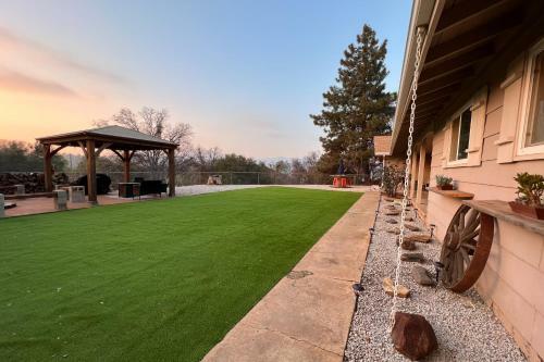 Hilltop Hideaway