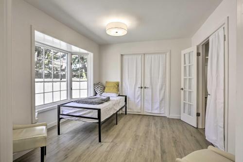 Luxury Mountain View Retreat Central Location!