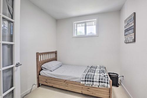 Luxury Mountain View Retreat Central Location!
