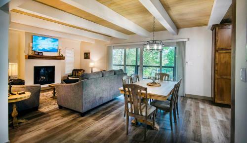 12r Hilltop Haven
