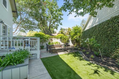 The Oxbow House - Designer 3bd/2ba Home