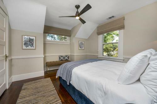 The Oxbow House - Designer 3bd/2ba Home