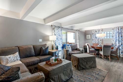 Cozy Beach Retreat