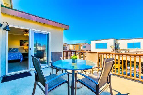 Surf And Sand Beach Paradise Upper Unit