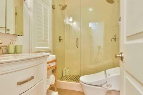 Apartamento 1000#2 Magnificent Beach Home W/ AC & 4k Tvs