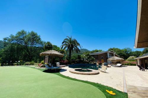 Private Mountain Retreat With Pool And Mini-golf