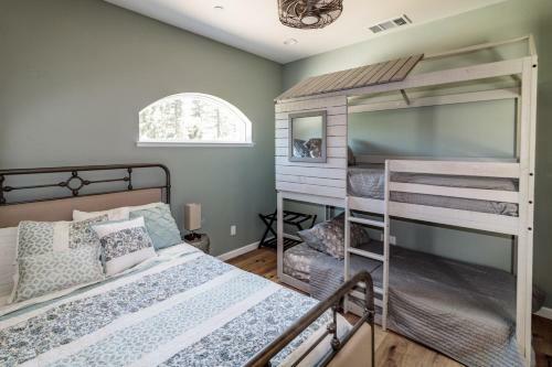 Yosemite Sandy River Retreat