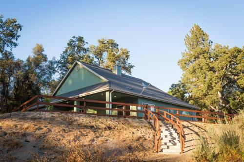 Yosemite Sandy River Retreat
