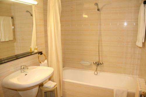 Hotel Hmc K-ena