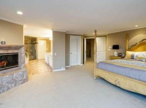 Stunning Hollywood Beach Ocean Front Home-0xnard