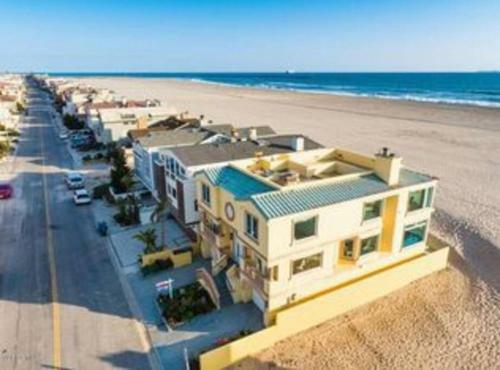 Stunning Hollywood Beach Ocean Front Home-0xnard