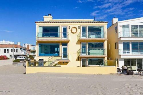 Stunning Hollywood Beach Ocean Front Home-0xnard