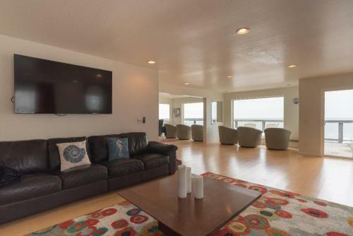 Beach Front 5b/3bt 3200sq Huge Luxury Only 7 Miles From San Francisco