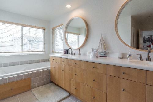 Beach Front 5b/3bt 3200sq Huge Luxury Only 7 Miles From San Francisco